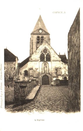 Eglise vue de la rue Notre Dame